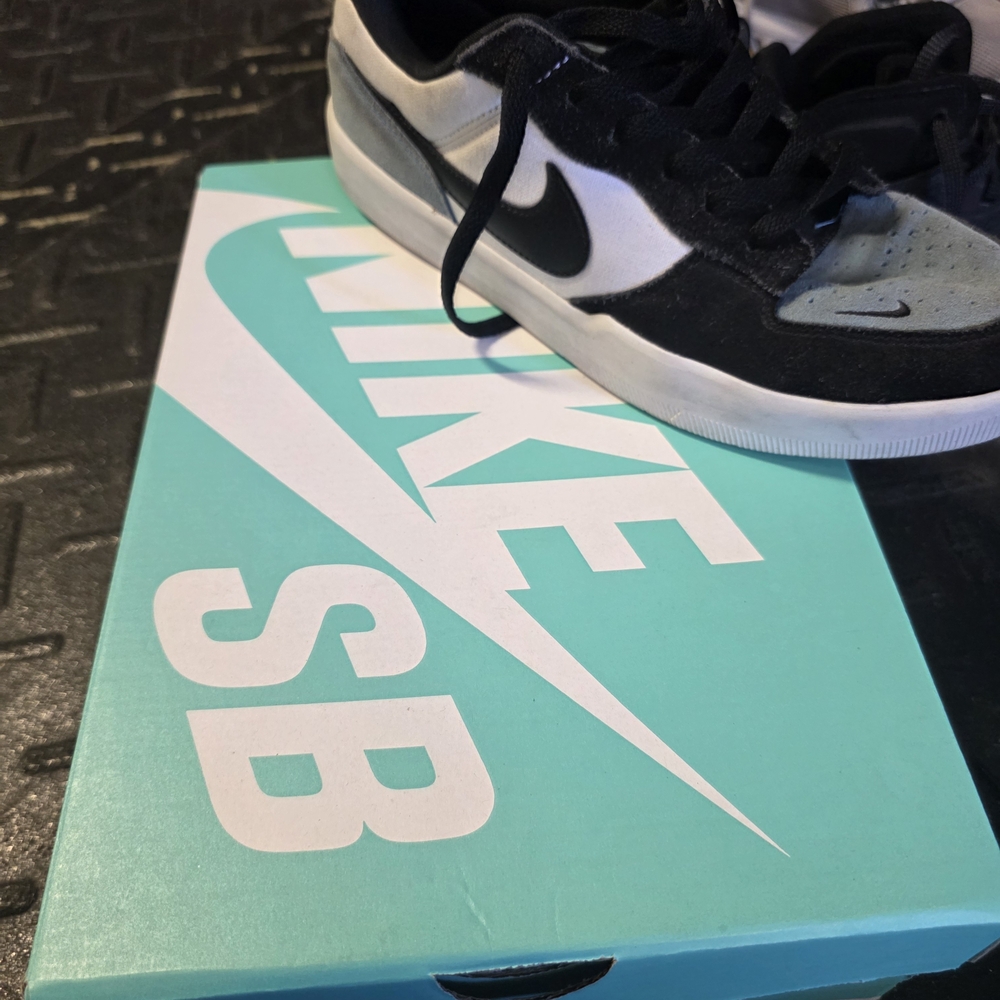 Nike Kids Black and Gray Sneakers
